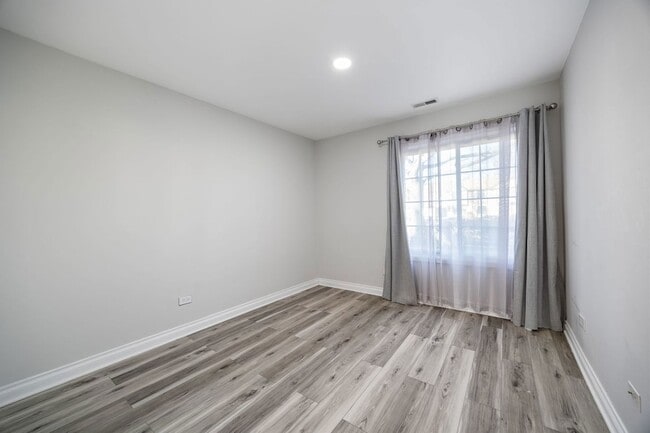 Building Photo - 901 Yosemite Trail