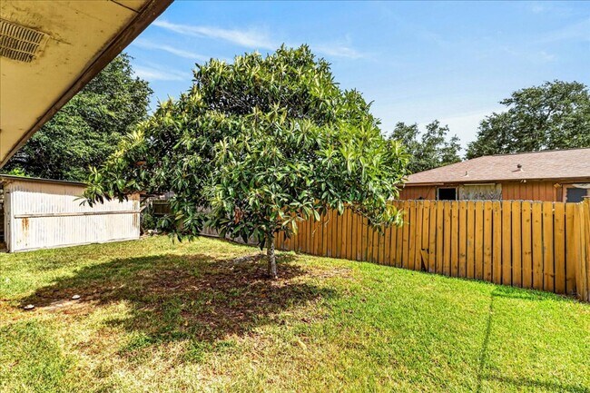 Building Photo - 1622 La Joya St