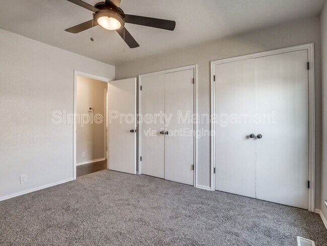 Building Photo - 2320 Yellowstone Dr