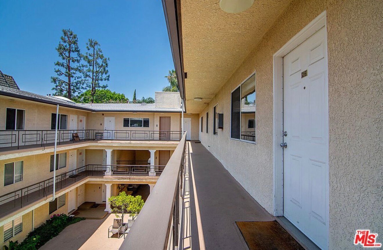 Building Photo - 4358 Mammoth Ave