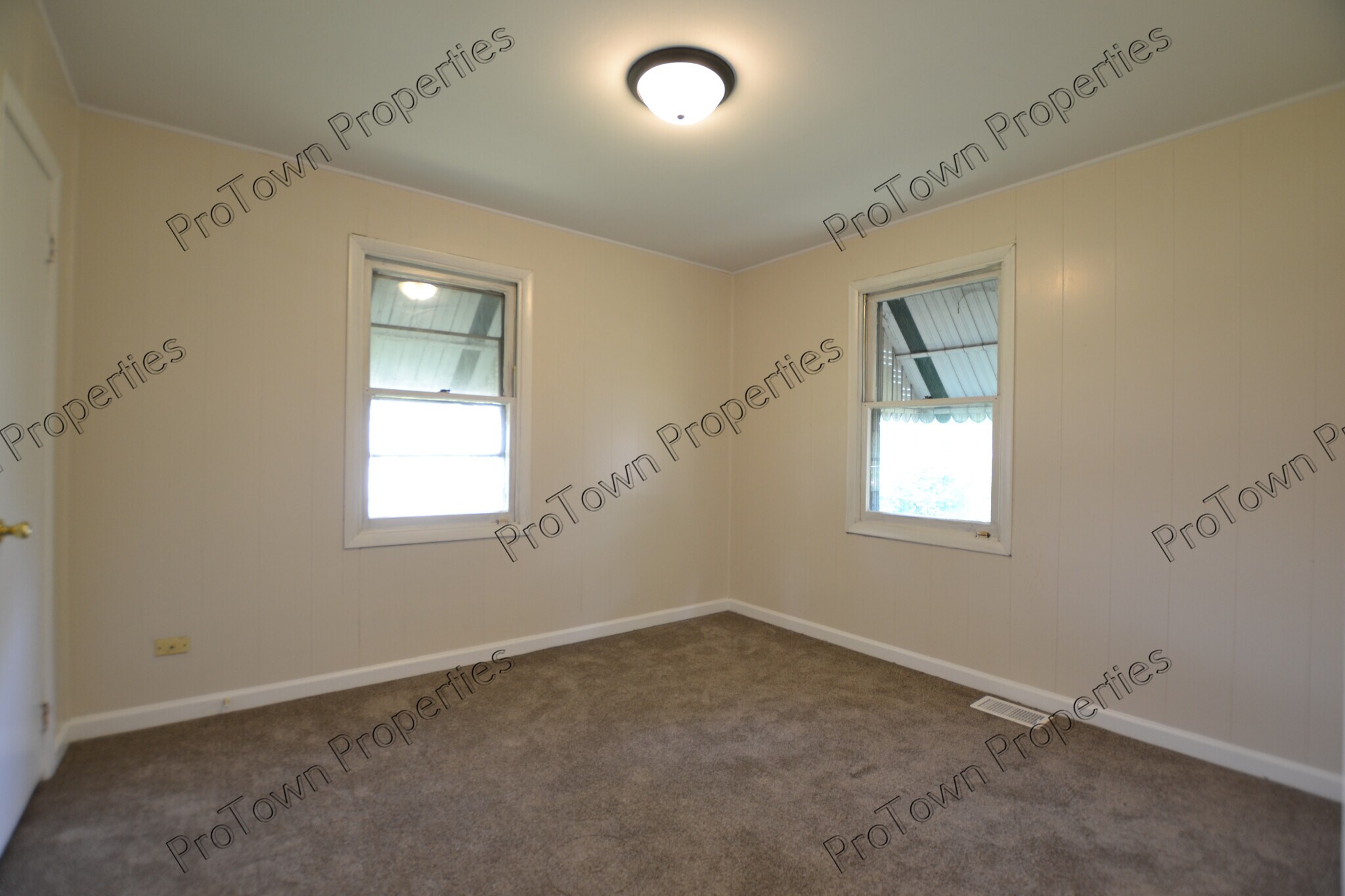 Building Photo - 121 Louis Rd