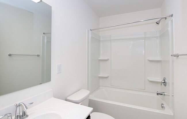 Building Photo - BEAUTIFUL 3BD/2.5BTH Townhome - Belmont - JULY MOVE IN