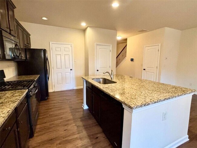 Building Photo - 2723 Morgan Glen Rd NE