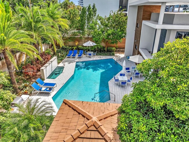 Building Photo - 3040 N Ocean Blvd