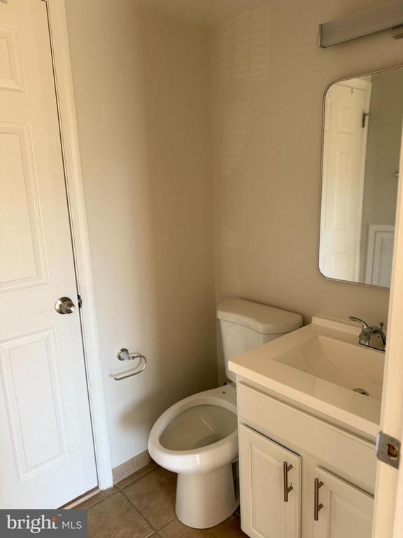 Building Photo - 2401 W Rosecroft Village Cir