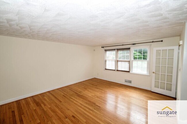 Building Photo - 8616 Pleasant Plains Rd