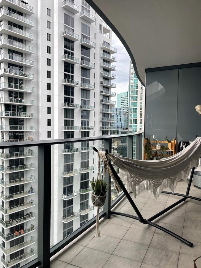Building Photo - 1000 Brickell Plaza