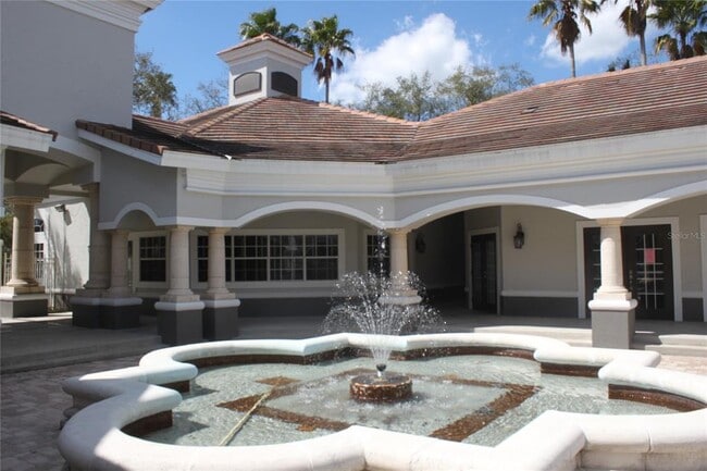 Building Photo - 13929 Fairway Island Dr