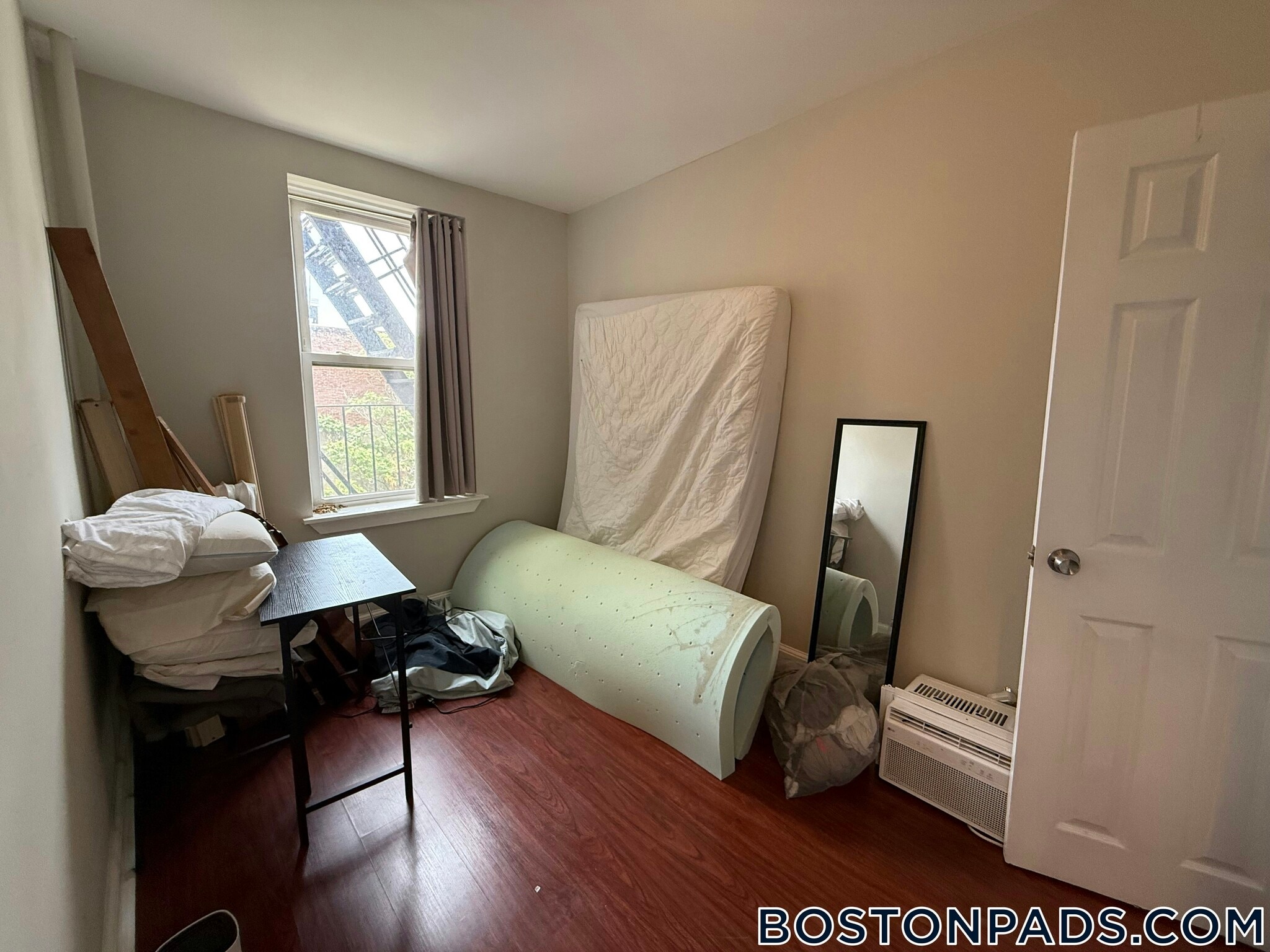 Building Photo - 70 Joy St