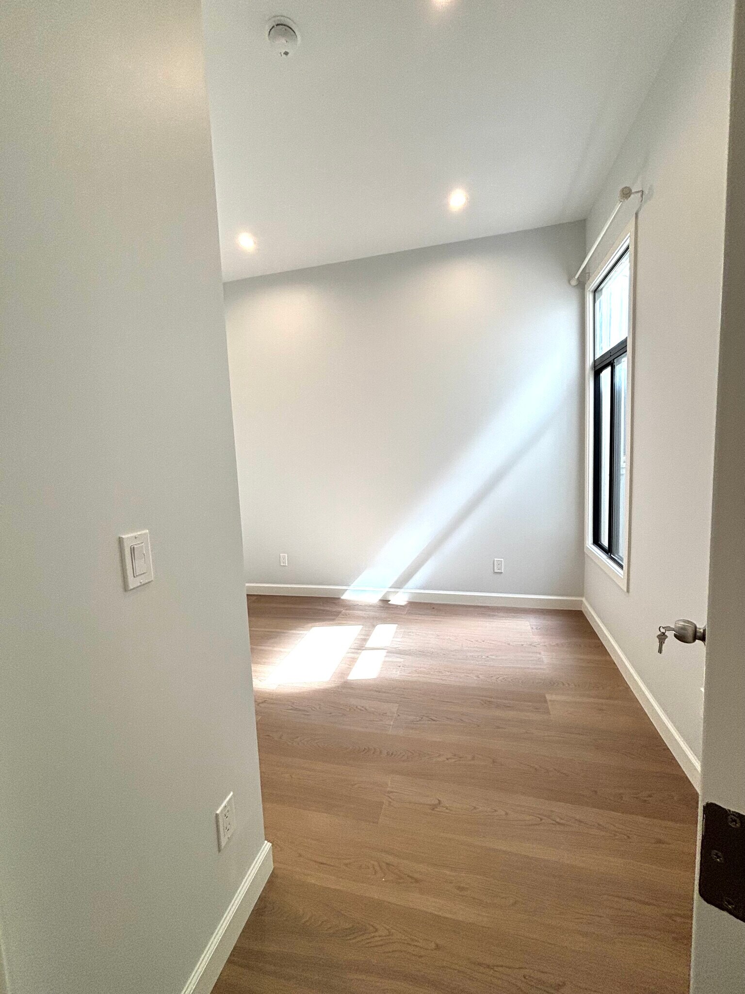 Building Photo - 131 Wetmore St