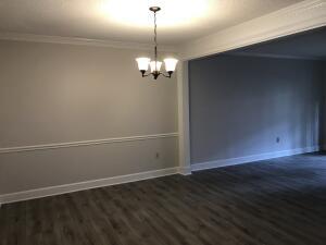 Building Photo - 200 Heatherwood Park Way