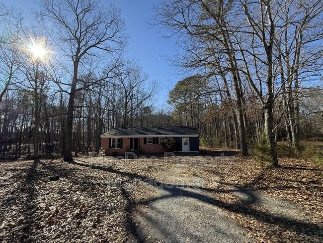 Building Photo - 727 Chalklevel Rd