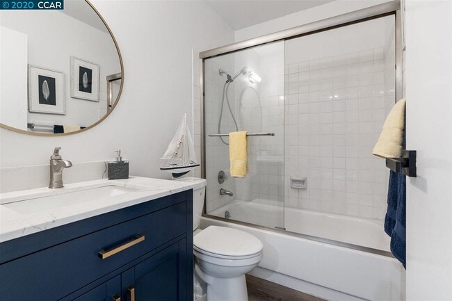 Building Photo - 3 Embarcadero W