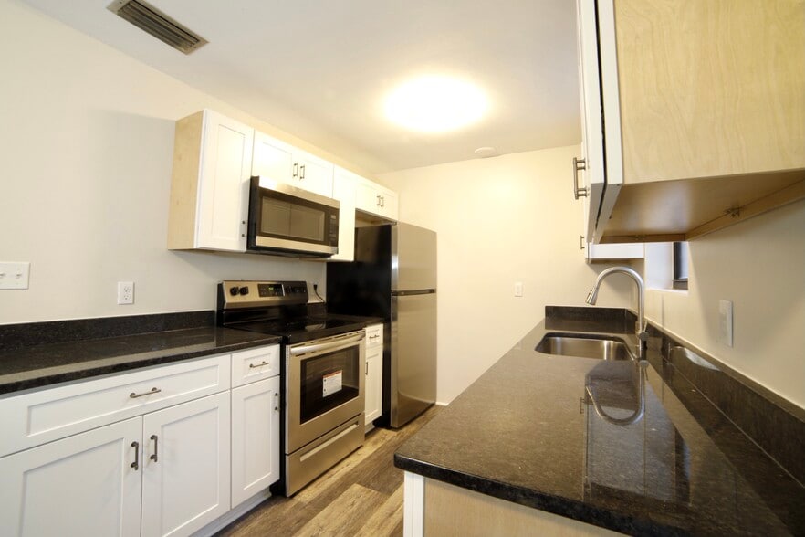 Eat In Kitchen - 113 Astor St