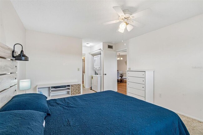 Building Photo - 11110 Carriage Hill Dr