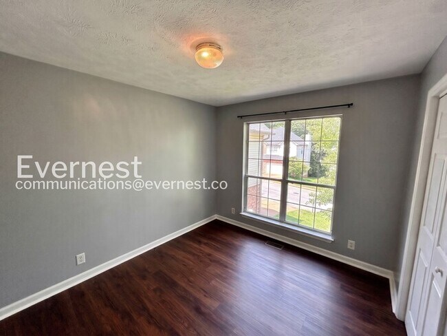 Building Photo - 3-Bed/2-Bath Home with Attached Garage/ Available Now!
