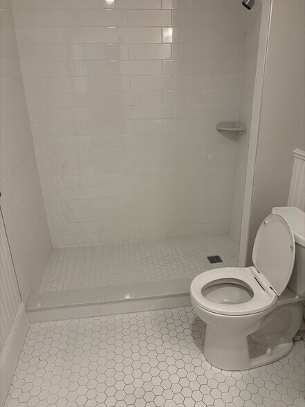 Building Photo - 211 Beacon St