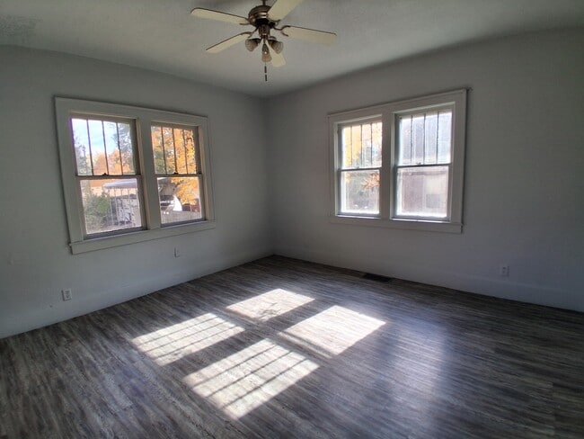 Building Photo - 1901 Smith Ave