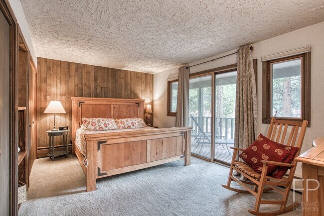 Building Photo - On the Blue River!  HUGE 4 Bedroom home, Furnished Updates throughout!  Bus route!  Spacious parking