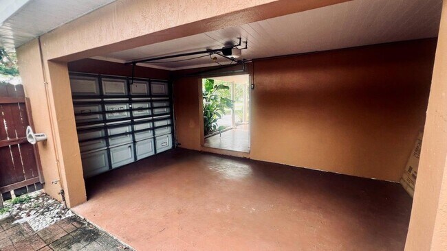 Building Photo - 2041 SW 23rd Ave