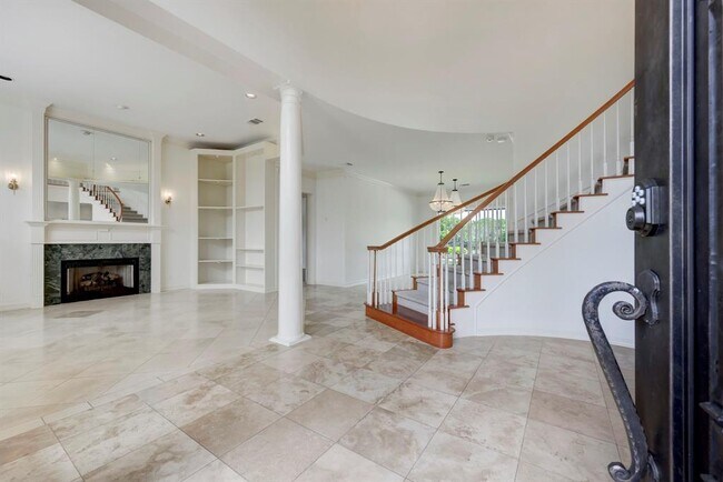 Building Photo - 3105 Lacevine Ln