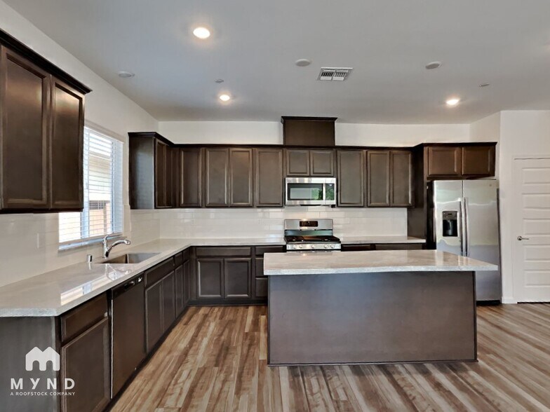 Building Photo - 1688 Bullock Dr