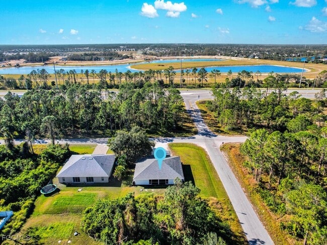 Building Photo - 801 Meadow Rd