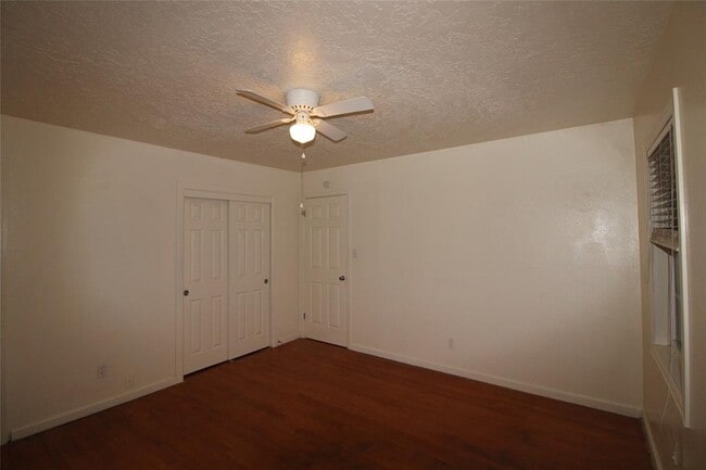 Building Photo - 2000 E Alameda St