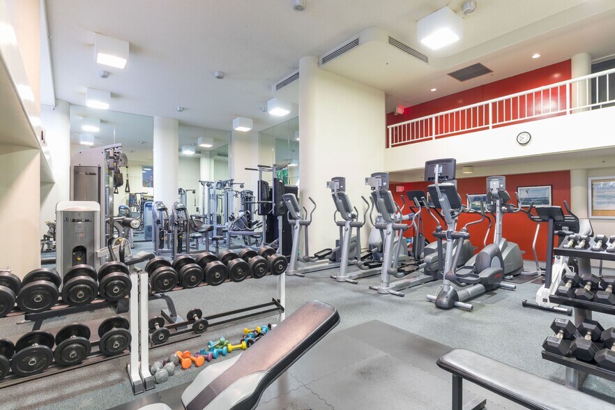 Building Photo - 1212 Nuuanu Ave