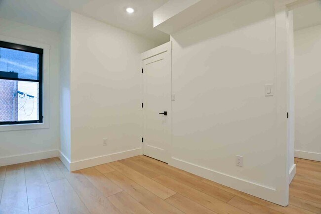 Building Photo - 2641 4th St NE