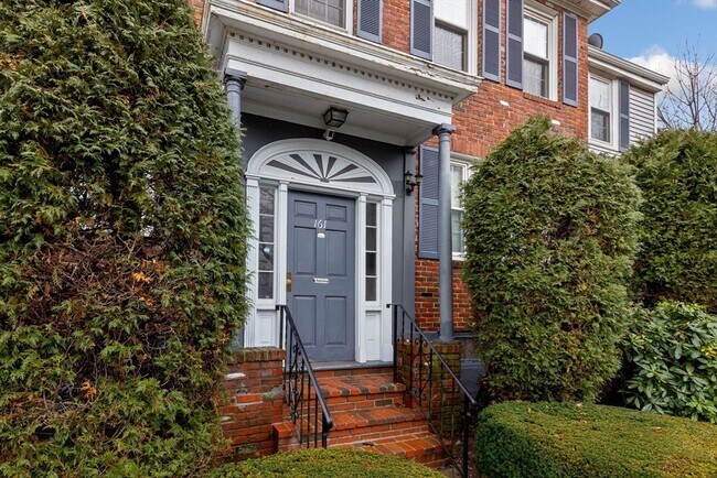 Building Photo - 161 Florence St