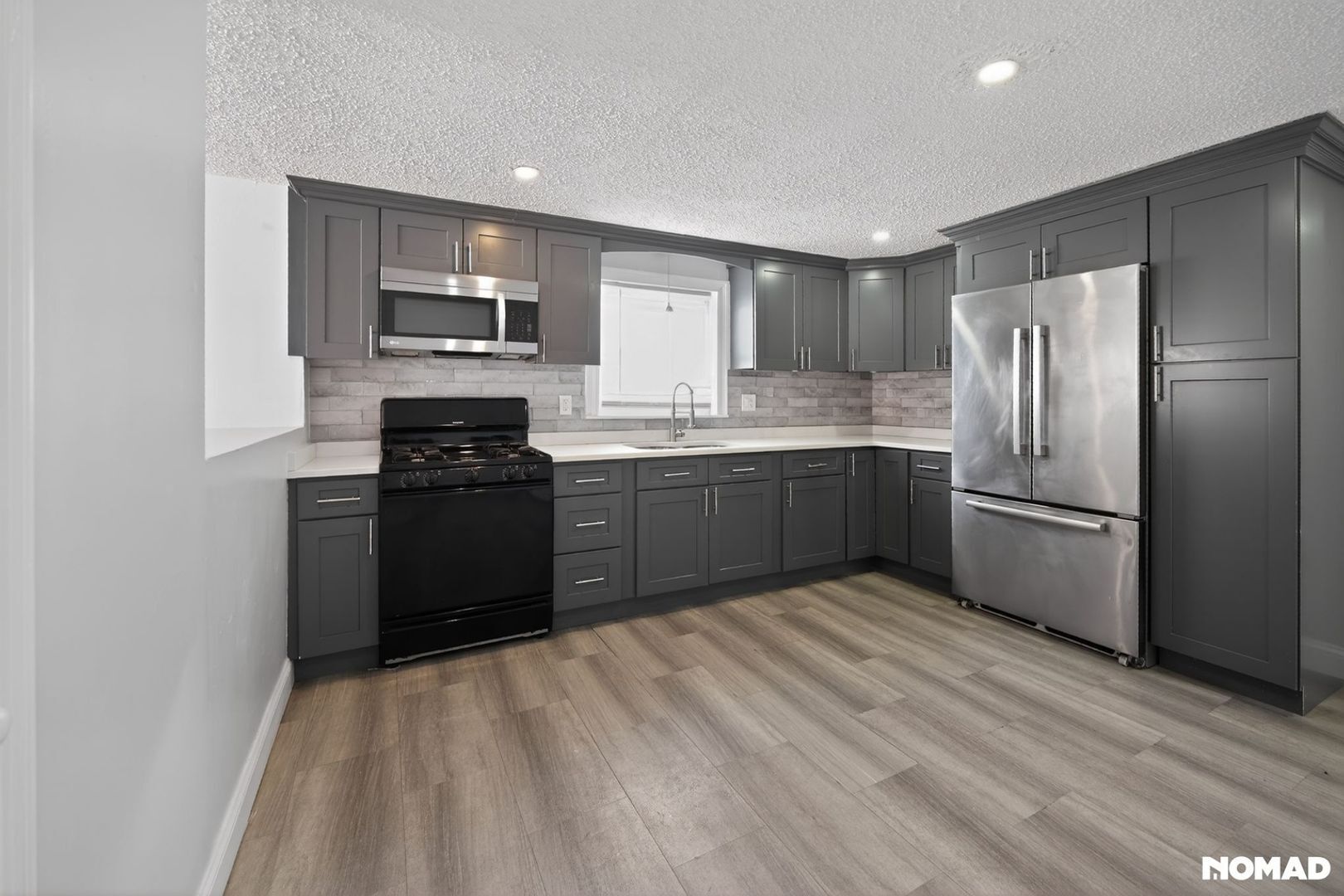 Building Photo - 36 Beach St