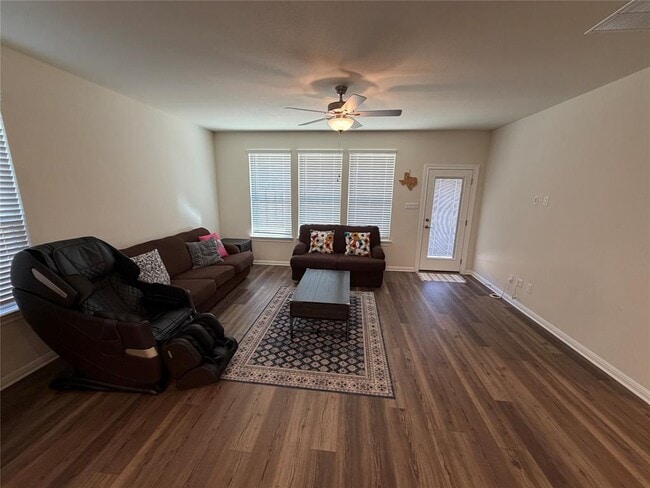 Building Photo - 228 Regatta Trl