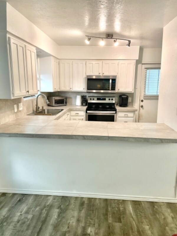Building Photo - 806 Wildwood Ln