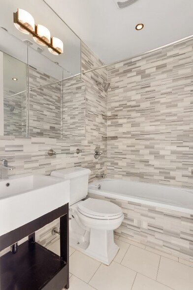 Building Photo - 420 W 51s Street (9th & 10th Ave), #5