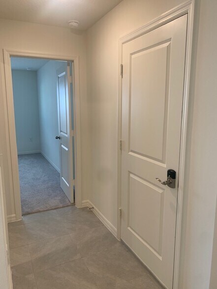 Building Photo - 3452 Barringer Dr SE