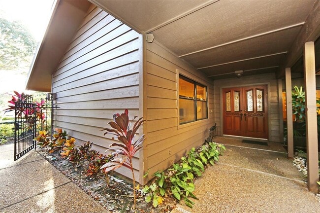 Building Photo - 5728 Doral Dr