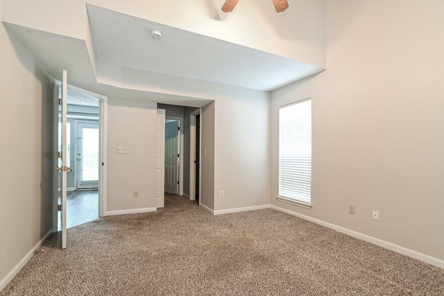 Building Photo - 3416 Mayhurst Dr