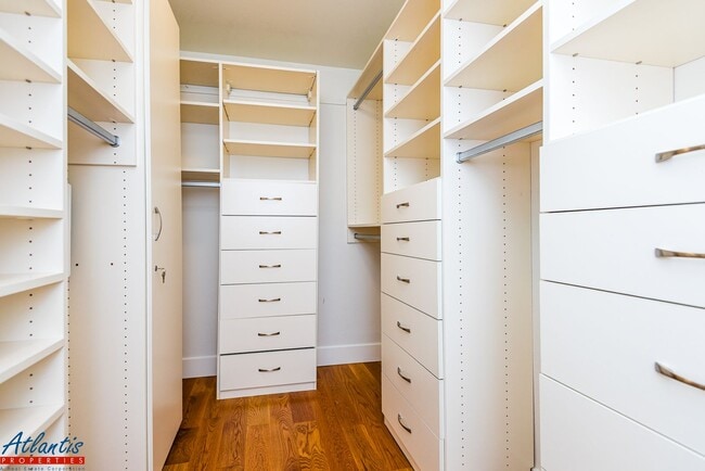 Building Photo - Gorgeous Mountain View Home Near Downtown