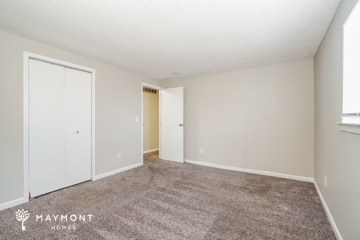 Building Photo - 2710 Moundcrest St