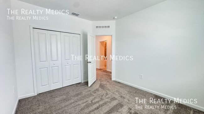 Building Photo - 3141 Laurent Lp