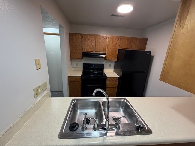 Building Photo - 2203 Spansail Dr