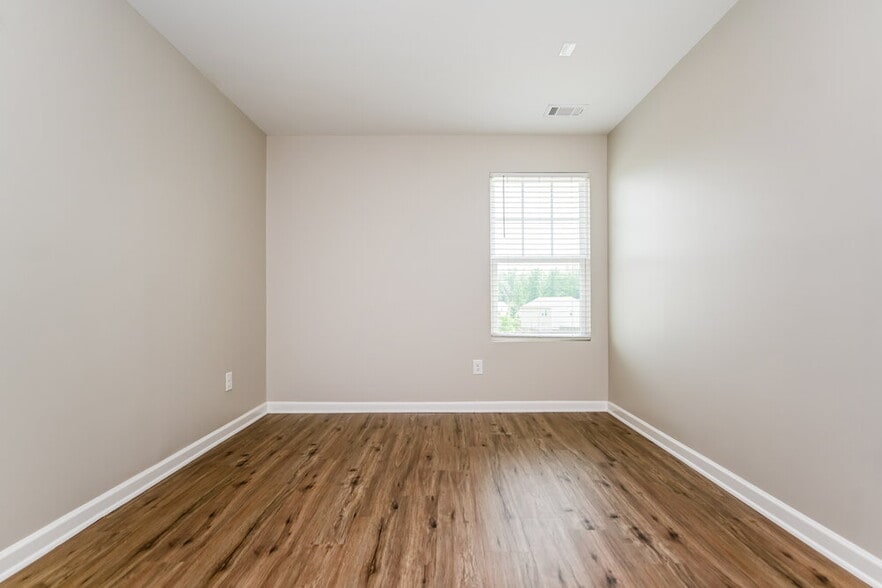Building Photo - 1083 Cold Water Dr