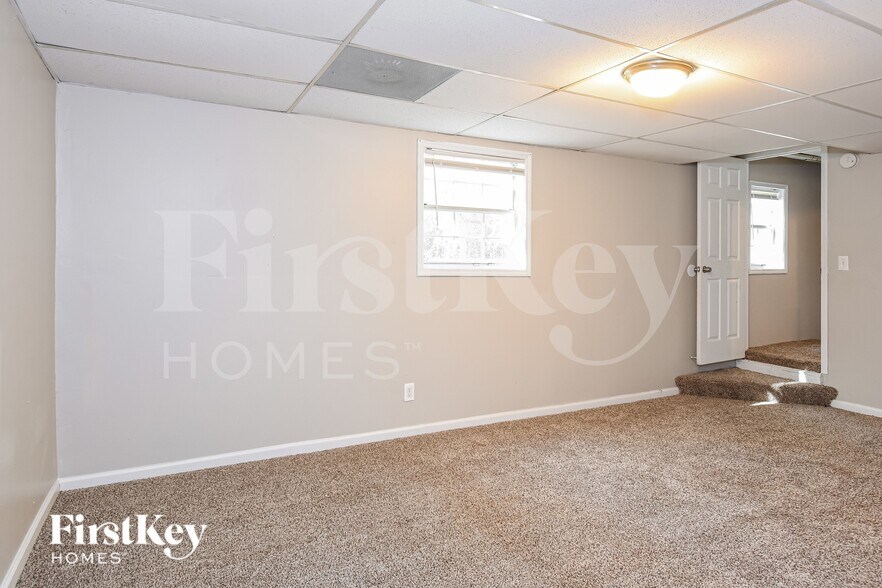 Building Photo - 660 Cranberry Trail