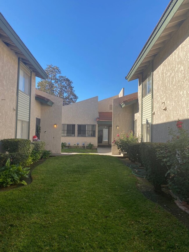 Building Photo - Completely Remodeled Colton Condo in Gated...