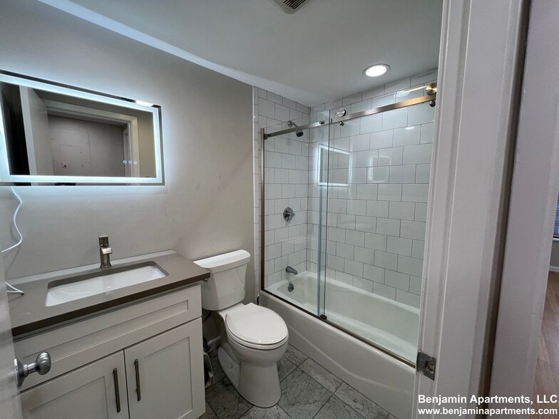 Building Photo - 1601 Washington St