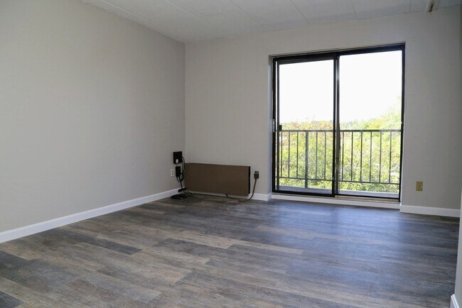 Building Photo - 40 Cochituate Rd