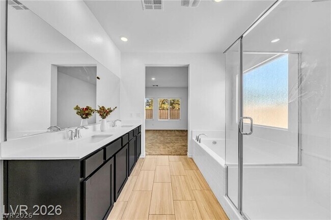 Building Photo - 2706 Song Pt Ave