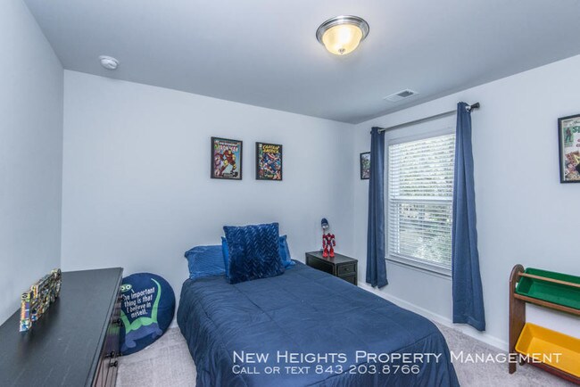 Building Photo - Gorgeous home in McKewn neighborhood!