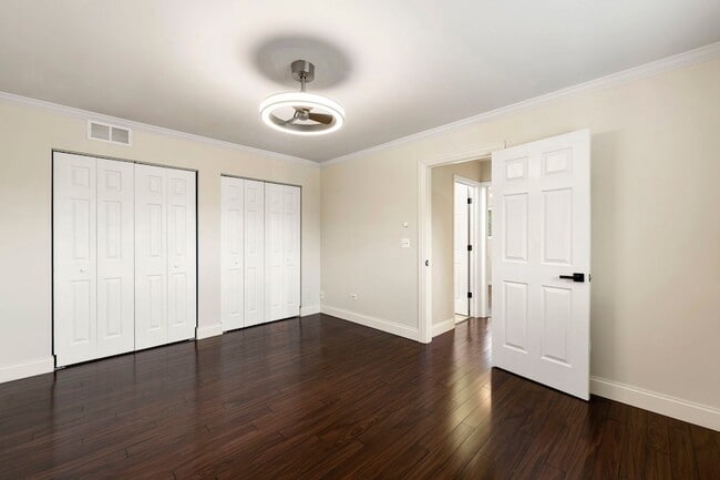 Building Photo - 136 Mohawk Trail